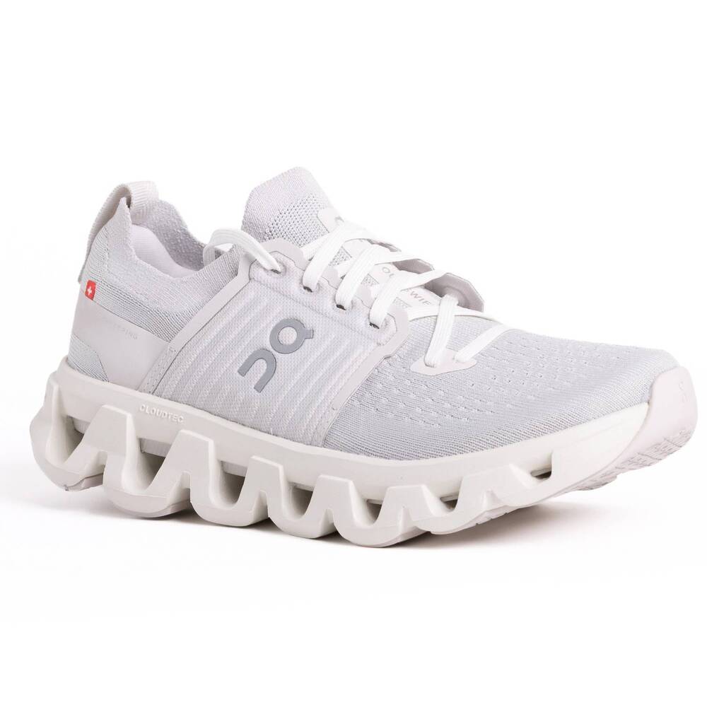 NEW ON women's cloudswift 4 shoes in wolf |  sand
